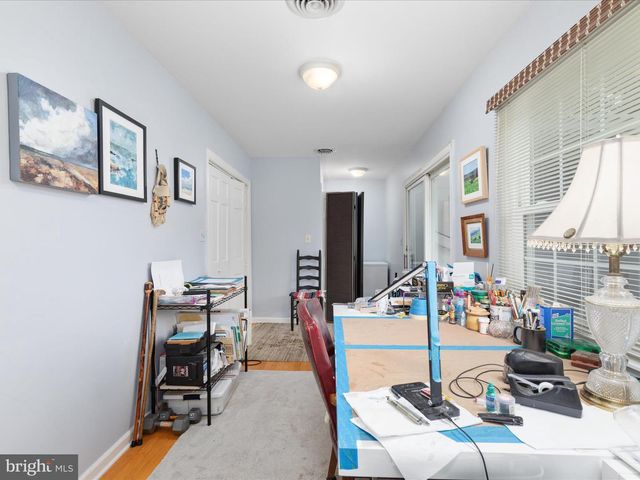 517 W LOCUST ST, Woodstock, VA 22664