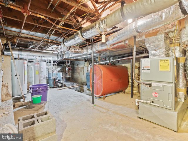 517 W LOCUST ST, Woodstock, VA 22664