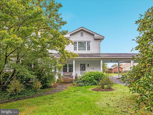 517 W LOCUST ST, Woodstock, VA 22664