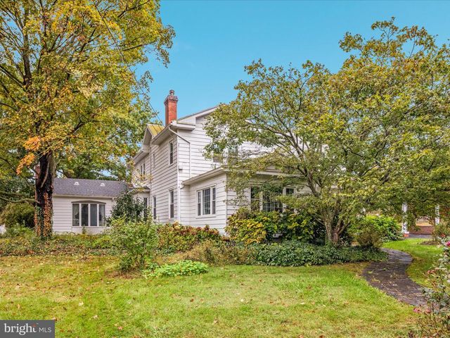 517 W LOCUST ST, Woodstock, VA 22664