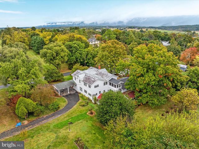 517 W LOCUST ST, Woodstock, VA 22664