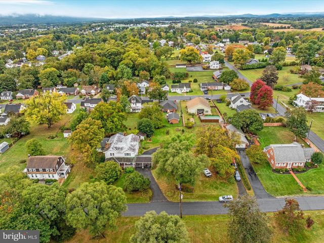 517 W LOCUST ST, Woodstock, VA 22664