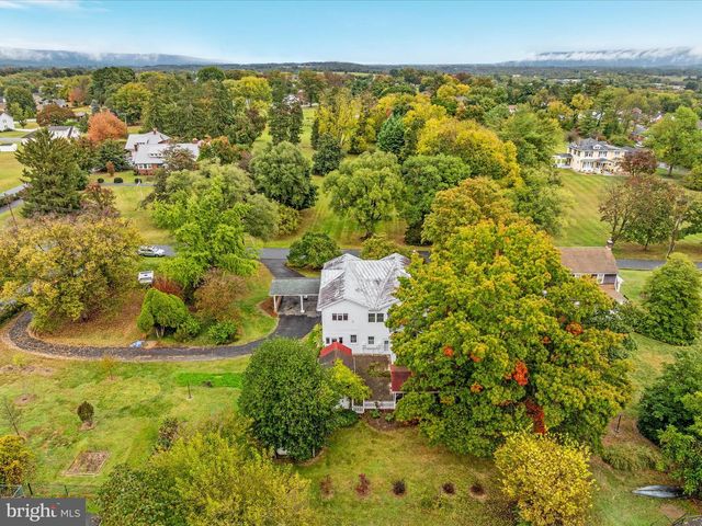 517 W LOCUST ST, Woodstock, VA 22664