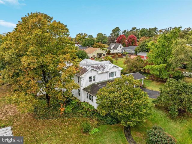 517 W LOCUST ST, Woodstock, VA 22664