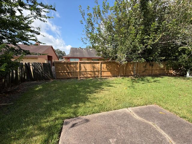 1808 Pinewood Park Drive, Missouri City, TX 77489