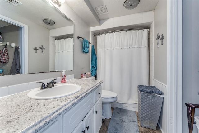 1515 Oakhurst Avenue, Norman, OK 73071