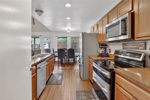 2206 Lapsley Street, Dallas, TX 75212