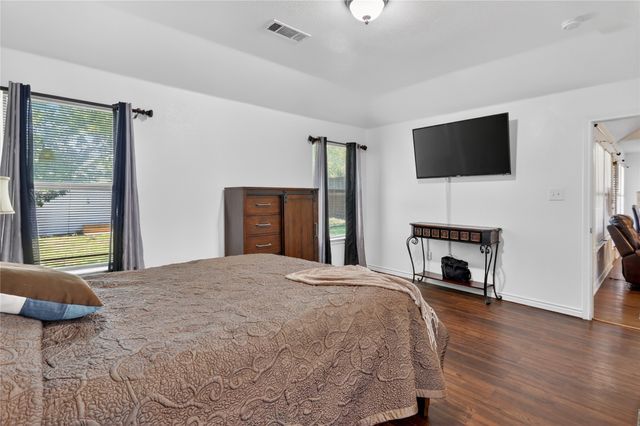 2206 Lapsley Street, Dallas, TX 75212