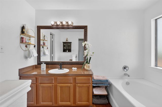 2206 Lapsley Street, Dallas, TX 75212