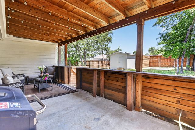 2206 Lapsley Street, Dallas, TX 75212