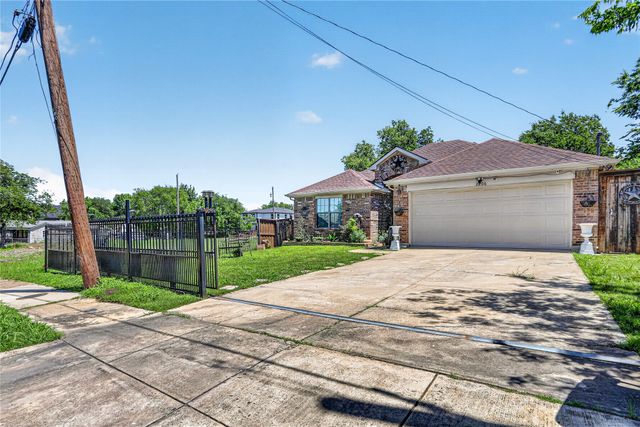 2206 Lapsley Street, Dallas, TX 75212