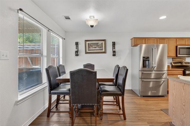 2206 Lapsley Street, Dallas, TX 75212