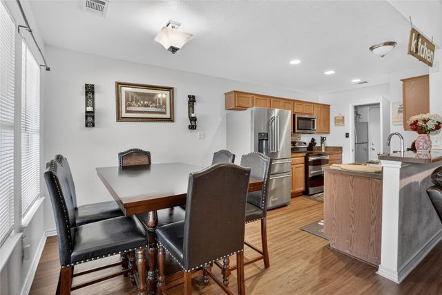 2206 Lapsley Street, Dallas, TX 75212