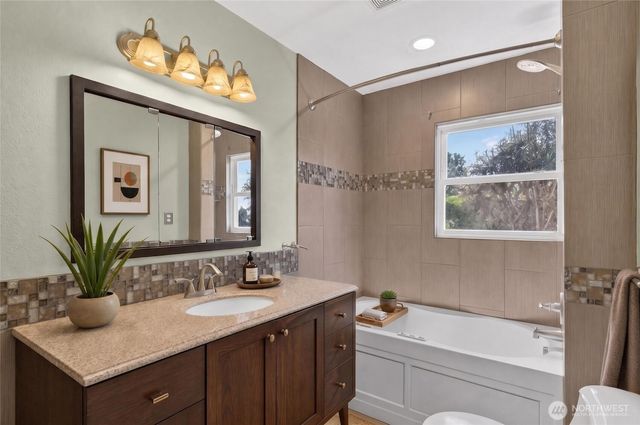 6805 SE Middle Way, Vancouver, WA 98664