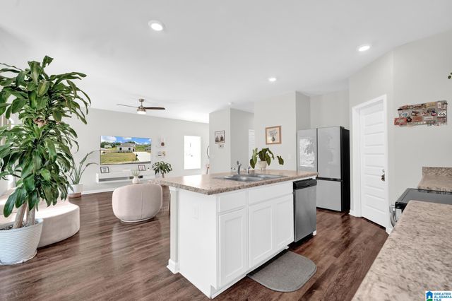 8808 ROCKHAMPTON DRIVE, Leeds, AL 35094