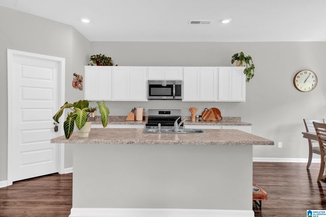 8808 ROCKHAMPTON DRIVE, Leeds, AL 35094