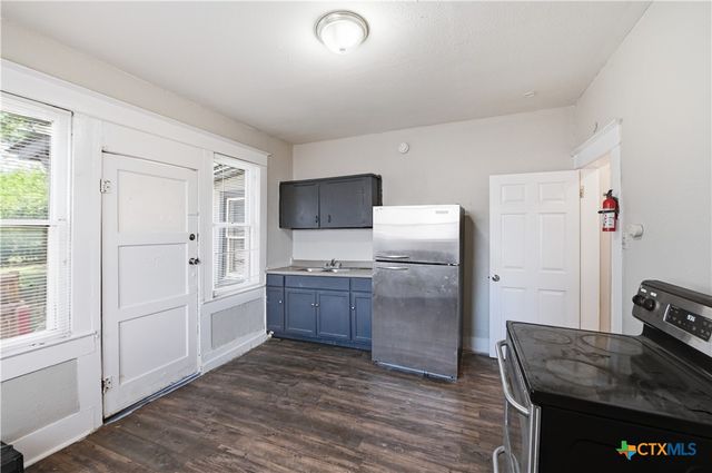 214 E Huff Avenue, San Antonio, TX 78214