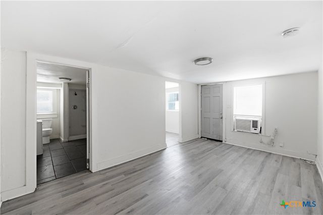 214 E Huff Avenue, San Antonio, TX 78214