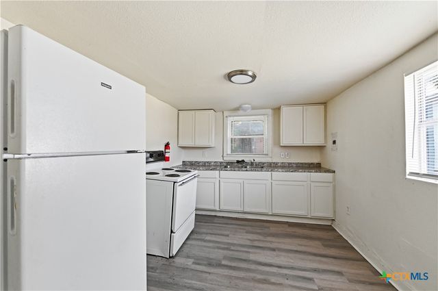 214 E Huff Avenue, San Antonio, TX 78214
