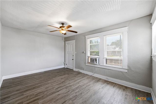 214 E Huff Avenue, San Antonio, TX 78214