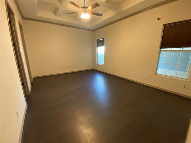 2079 Isabella Dr, Kingsville, TX 78363