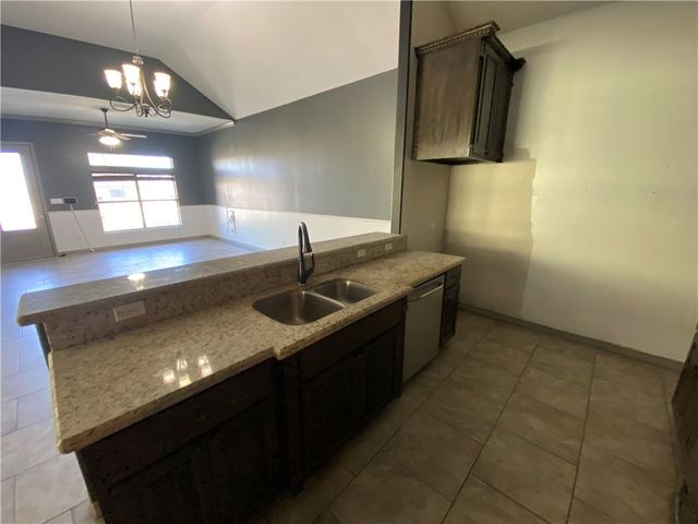 2079 Isabella Dr, Kingsville, TX 78363