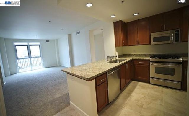 423 7Th St 208, Oakland, CA 94607