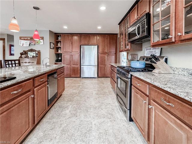 1209 Smith Cove CIR, Virginia Beach, VA 23455