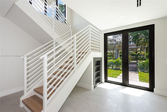 101 SW 25th Rd, Miami, FL 33129