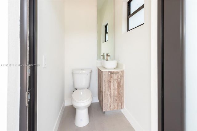 101 SW 25th Rd, Miami, FL 33129