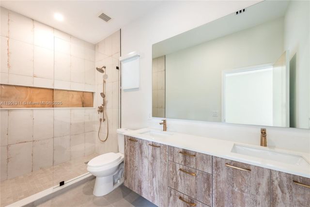 101 SW 25th Rd, Miami, FL 33129