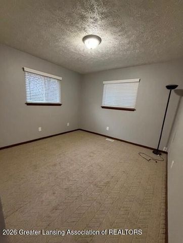 2710-2712 Geert Court, Lansing, MI 48910