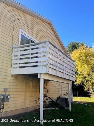 2710-2712 Geert Court, Lansing, MI 48910