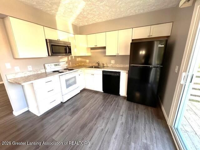 2710-2712 Geert Court, Lansing, MI 48910