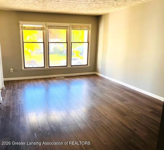 2710-2712 Geert Court, Lansing, MI 48910