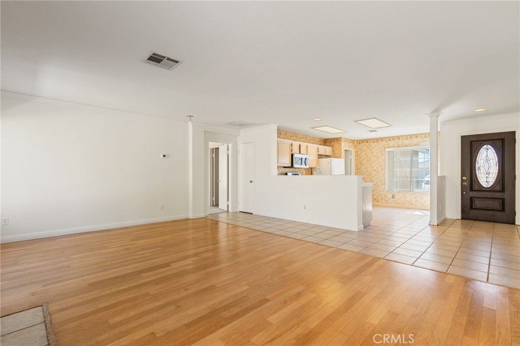 Image 11 of property listing at 6157 W Avenue J4, Lancaster, CA 93536