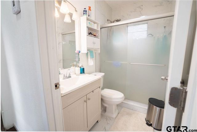 915 Lindsey Ln, Tyler, TX 75701