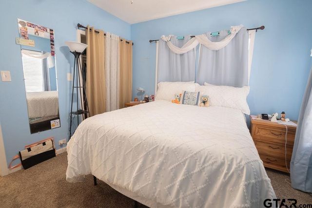 915 Lindsey Ln, Tyler, TX 75701