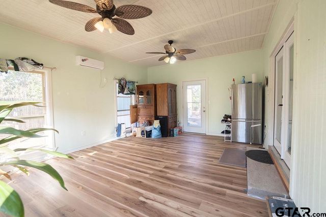 915 Lindsey Ln, Tyler, TX 75701