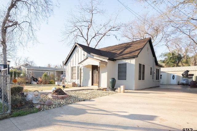 915 Lindsey Ln, Tyler, TX 75701