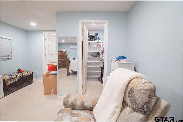 915 Lindsey Ln, Tyler, TX 75701