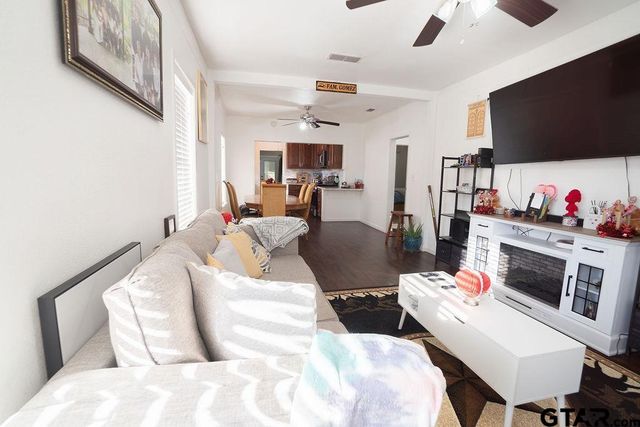 915 Lindsey Ln, Tyler, TX 75701