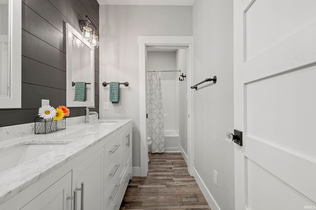 30356 Blackhawk Drive, Granger, IN 46530