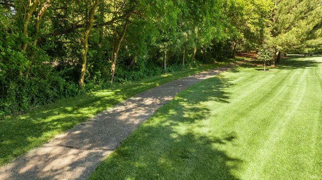 30356 Blackhawk Drive, Granger, IN 46530
