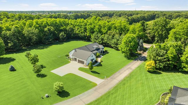 30356 Blackhawk Drive, Granger, IN 46530