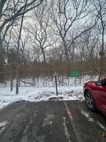 5800 Oakwood Drive 5G, Lisle, IL 60532