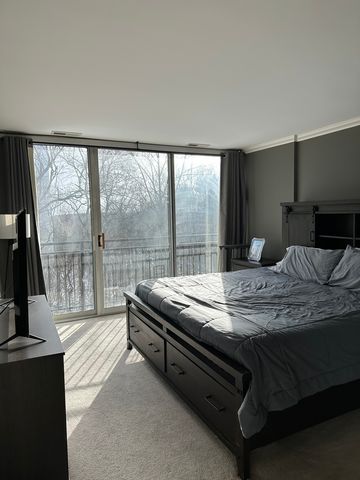 5800 Oakwood Drive 5G, Lisle, IL 60532