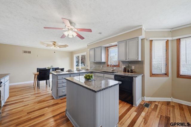 2830 Crown Pointe Road, Lincoln, NE 68506