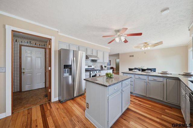 2830 Crown Pointe Road, Lincoln, NE 68506