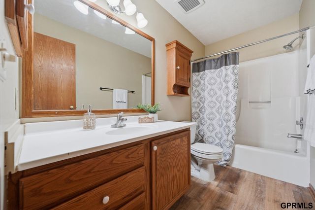 2830 Crown Pointe Road, Lincoln, NE 68506